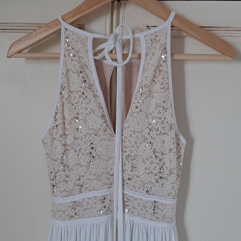 Dress - Picture 4 of 8